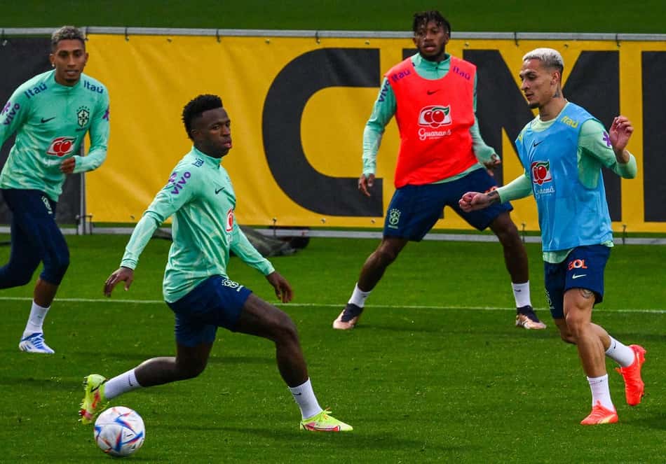 Ainda sem Neymar, Seleção Brasileira faz primeiro treino para Copa do Mundo