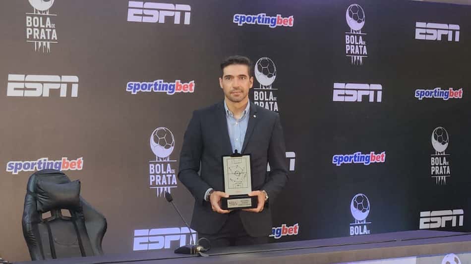 Abel Ferreira descarta Seleção Brasileira e fala em 'viver o presente no Palmeiras'