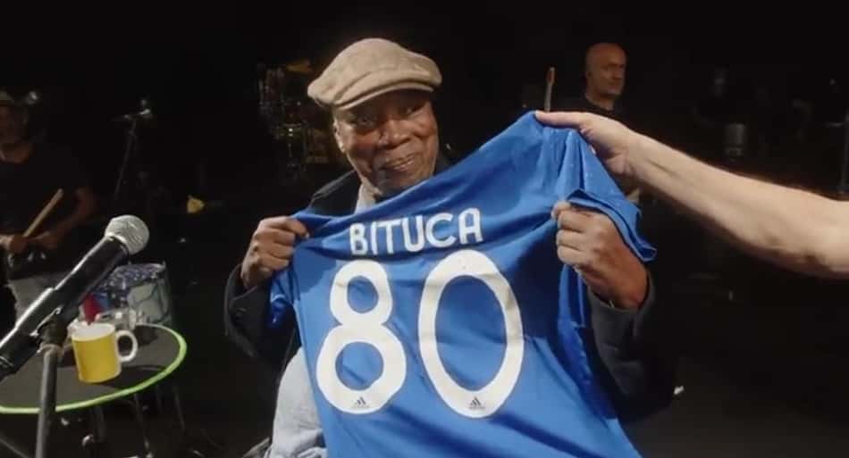 Cruzeiro homenageia Milton Nascimento em sua despedida dos palcos