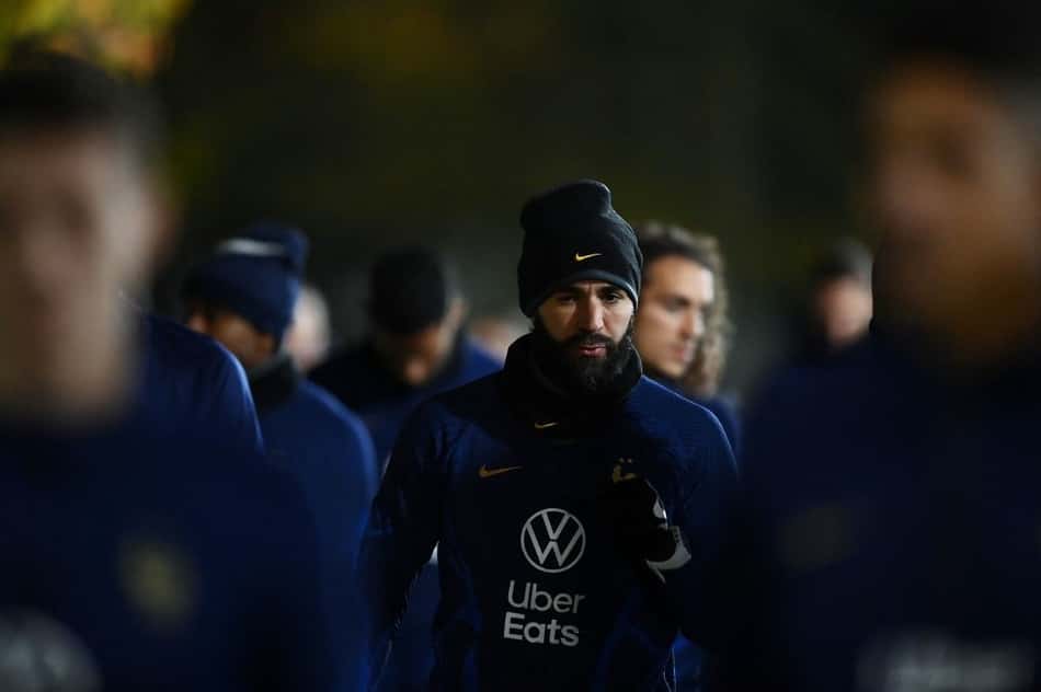 Benzema se pronuncia após confirmação de ausência na Copa: 'Tenho que pensar no time'