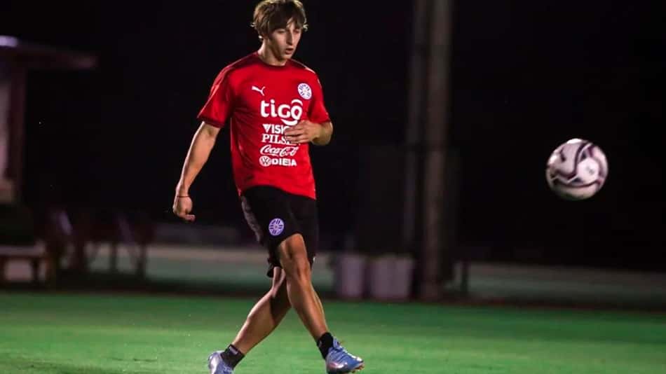 Em final de empréstimo no Coritiba, Matías Galarza tem o desejo de retornar ao Vasco