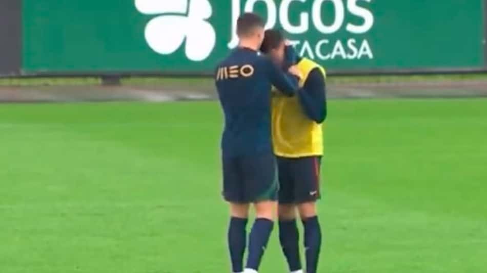 João Cancelo e João Félix se estranham em treino de Portugal