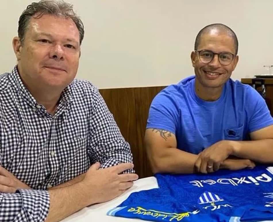 Avaí oficializa Alex como novo treinador