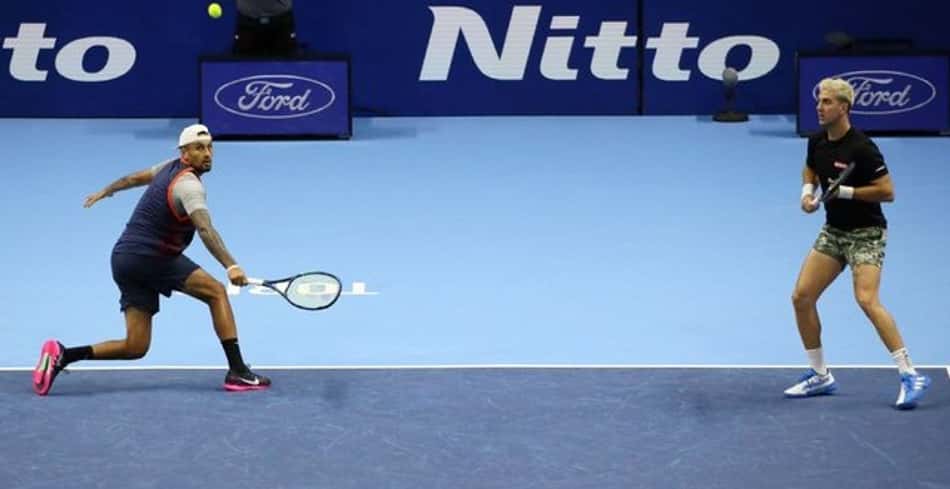 Kyrgios e Kokkinakis viram jogo perdido e seguem vivos no ATP Finals