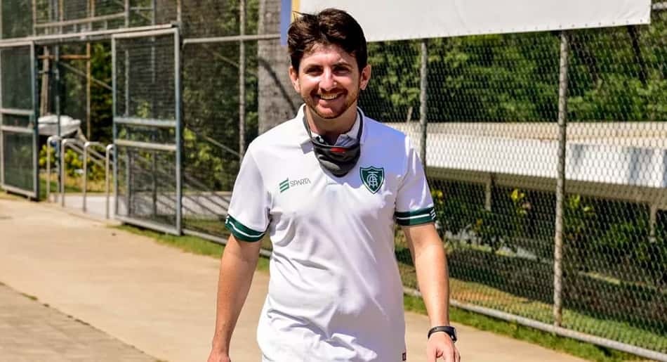 Vasco anuncia William Batista como novo técnico do sub-20