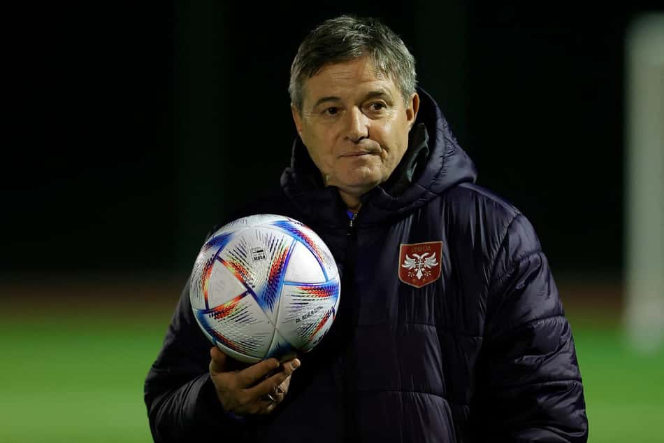 Ex-jogador, ídolo do Estrela Vermelha e campeão da Champions: conheça Stojkovic, técnico da Sérvia