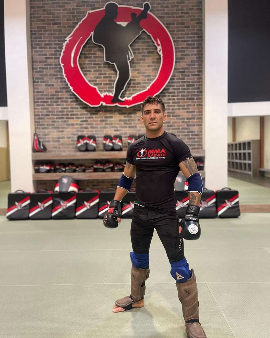 Rafael Mulisha busca sétima finalização da carreira contra Justin Wetzell, no LFA 14