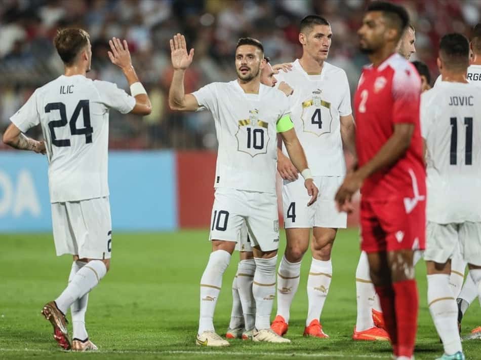 Em amistoso com o Bahrein, Sérvia mostra sua 'arma aérea' antes da estreia contra o Brasil na Copa