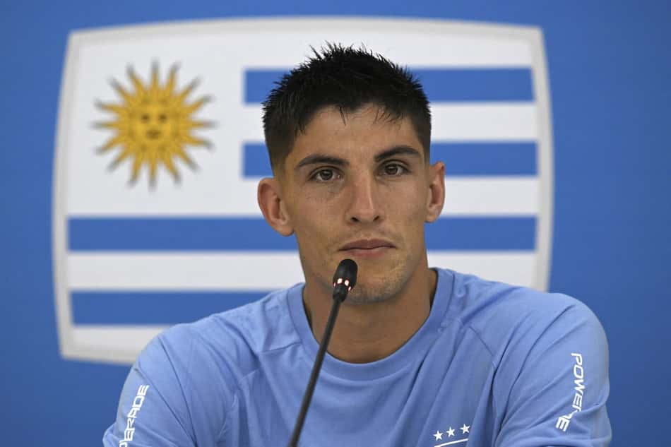 Goleiro do Uruguai mostra preocupação com bola da Copa: 'Melhor para quem chuta'