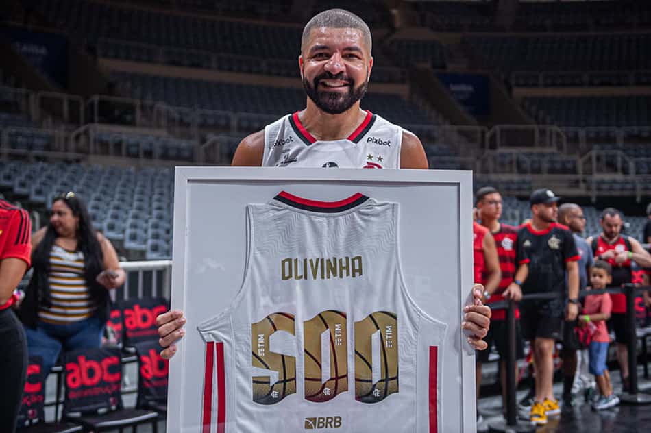 Olivinha completa 500 jogos pelo Flamengo no NBB e se declara: 'Clube do meu coração'