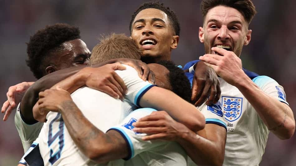 Sem fazer muito esforço, Inglaterra estreia na Copa do Mundo goleando o Irã