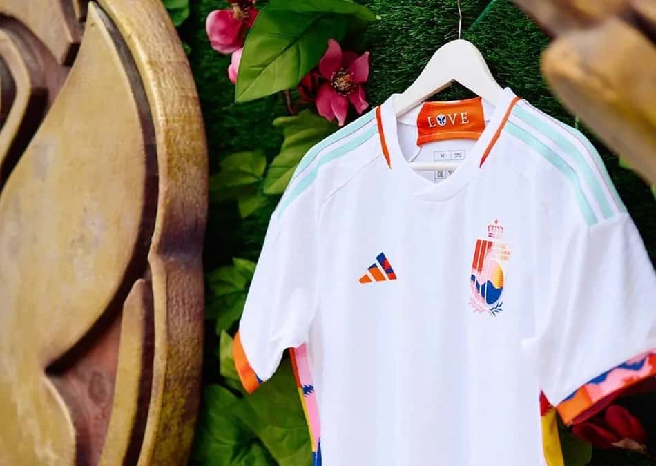 Fifa proíbe Bélgica de utilizar segundo uniforme na Copa do Mundo por conta da palavra 'love'