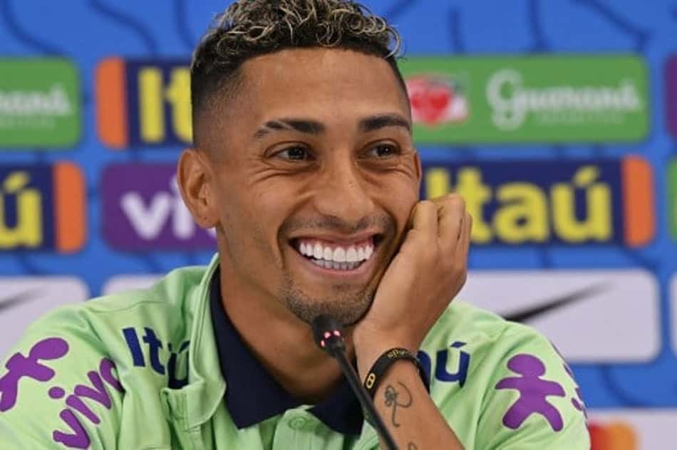 Raphinha se esquiva sobre escalação da Seleção: 'Se o professor fechou o treino, eu não posso falar nada'