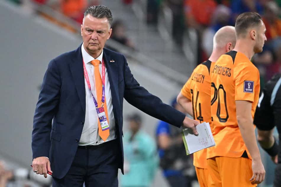 Zaga da Holanda se torna problema para Van Gaal na Copa do Mundo; veja opções e análise