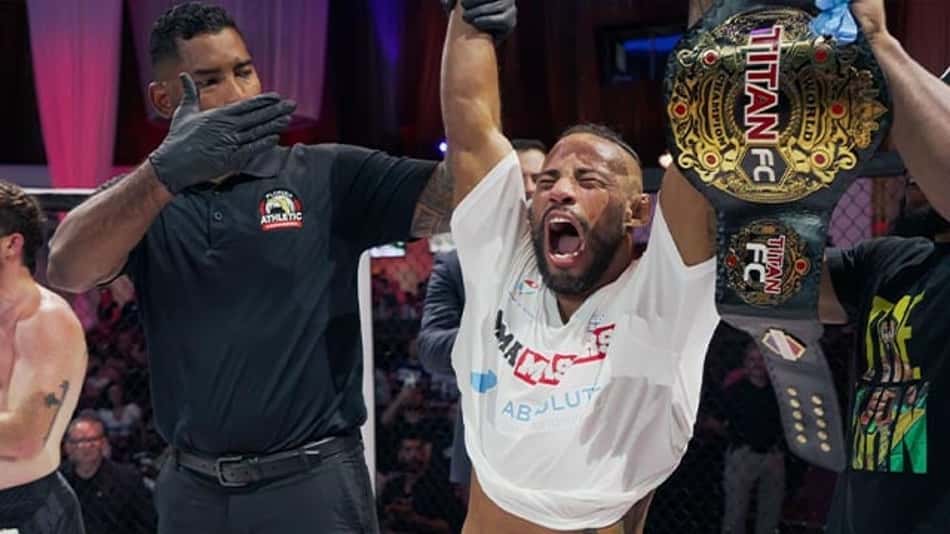 Brasileiro Wendel 'Cobra' conquista cinturão do Titan FC, nos EUA