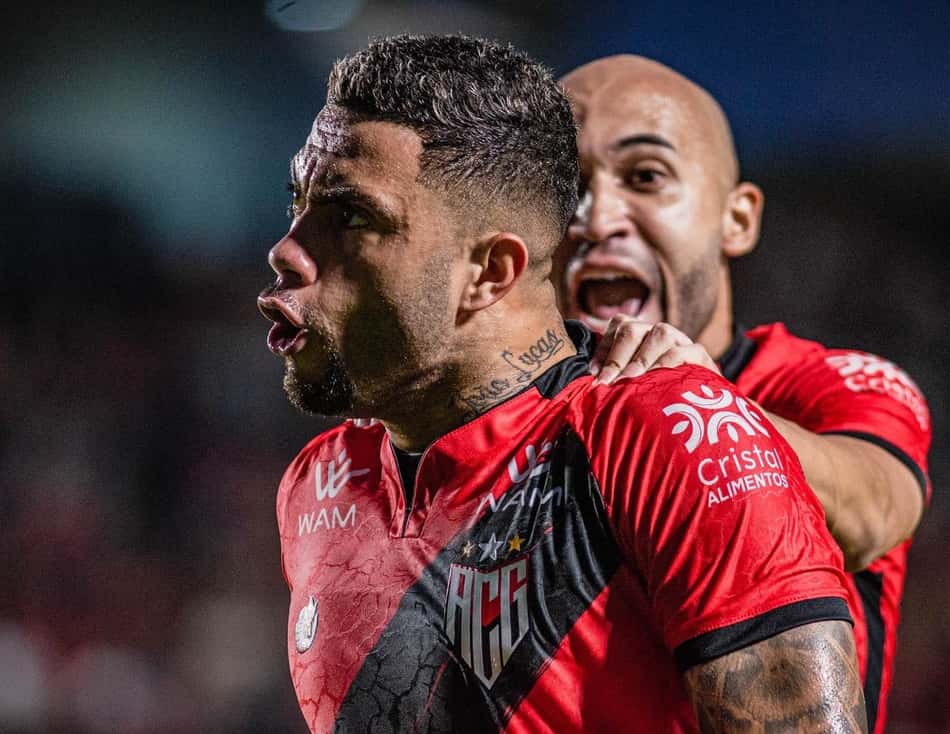 Wellington Rato analisa propostas de gigantes brasileiros, e Atlético-GO tem oferta 'preferida'