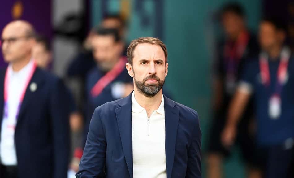 Estreia da Inglaterra na Copa coloca 'pulga atrás da orelha' do técnico Gareth Southgate