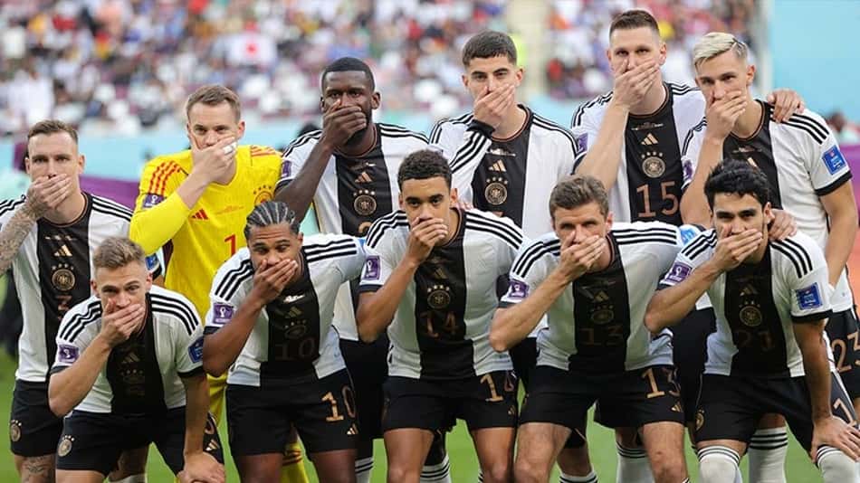 Protestos de jogadores da seleção alemã vêm de antes da Copa do Mundo. Veja manifestações anteriores