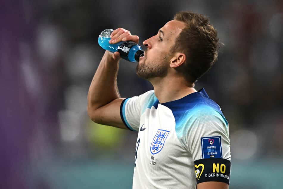 Kane participa de treinamento e não deve desfalcar a Inglaterra contra os Estados Unidos
