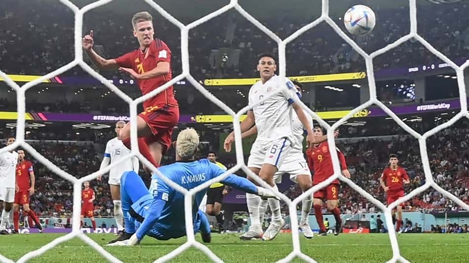 Autor do gol que abriu a goleada, Olmo celebra atuação dominante da Espanha 'desde o primeiro minuto'