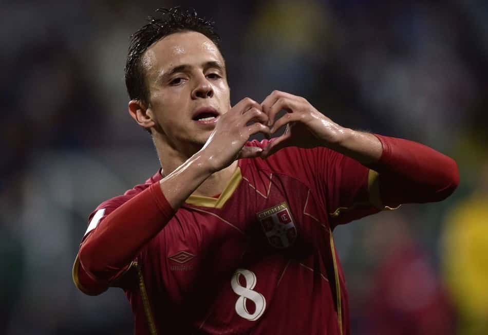 Após derrota, meia da Sérvia vê Brasil favorito ao título da Copa do Mundo