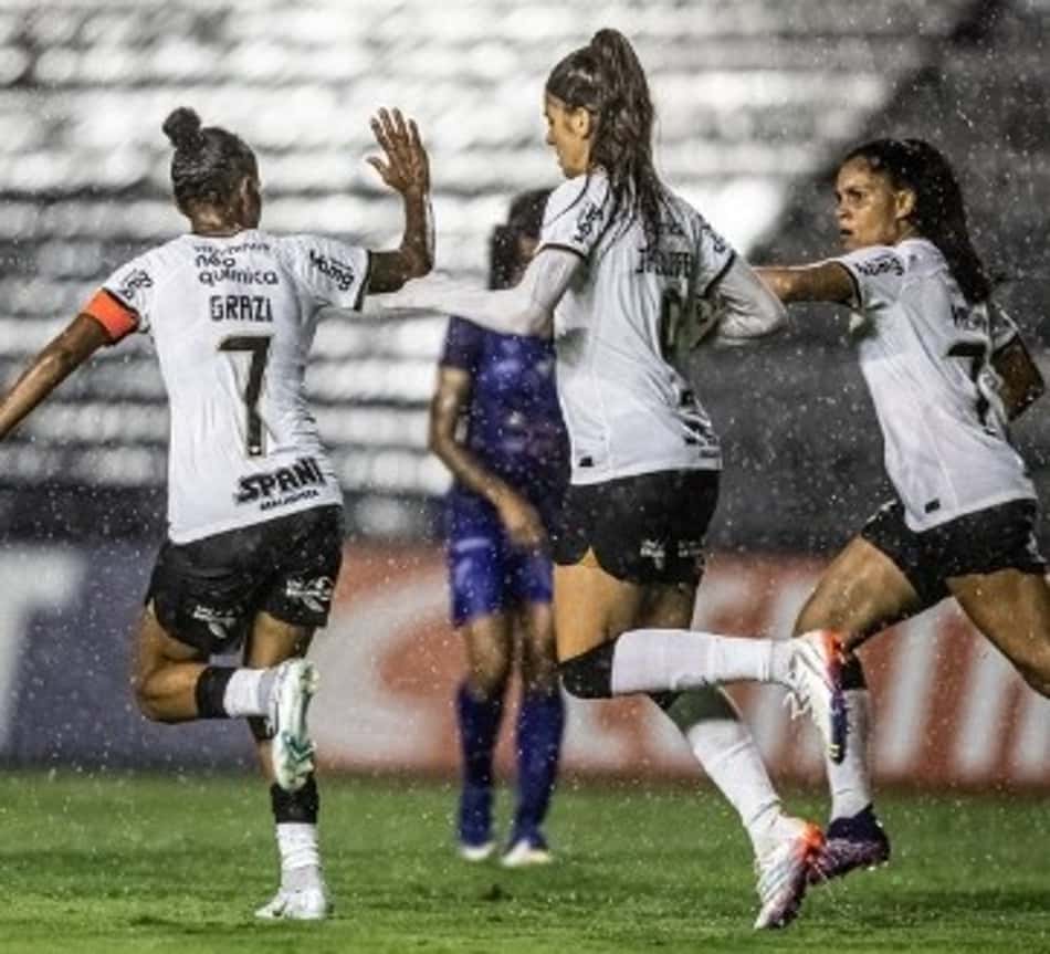 Corinthians faz 5 a 0, mas não se classifica para as semifinais do Paulistão Feminino