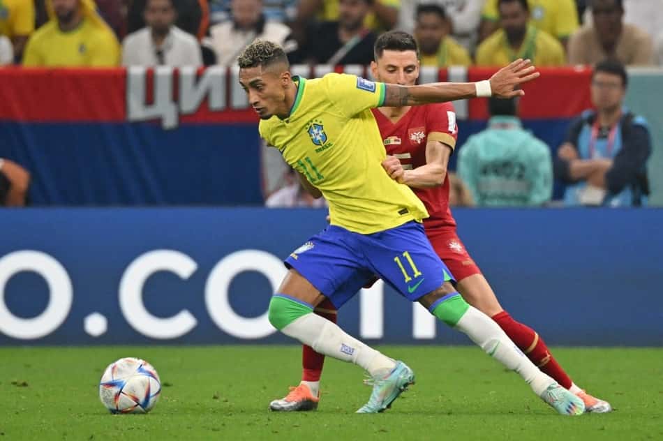 Chances desperdiçadas por Raphinha irritam torcedores da Seleção Brasileira; veja reações
