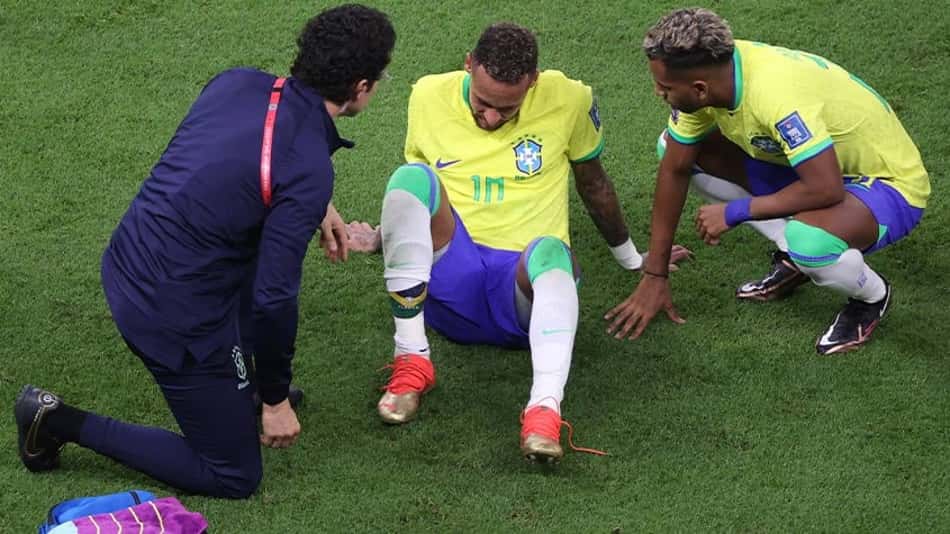 Médico da Seleção Brasileira atualiza casos de Neymar e Danilo