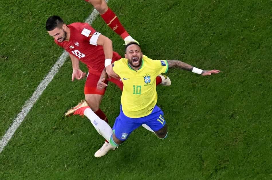 Tiago Leifert defende Neymar após lesão na Copa do Mundo: 'Adversários o desrespeitam'