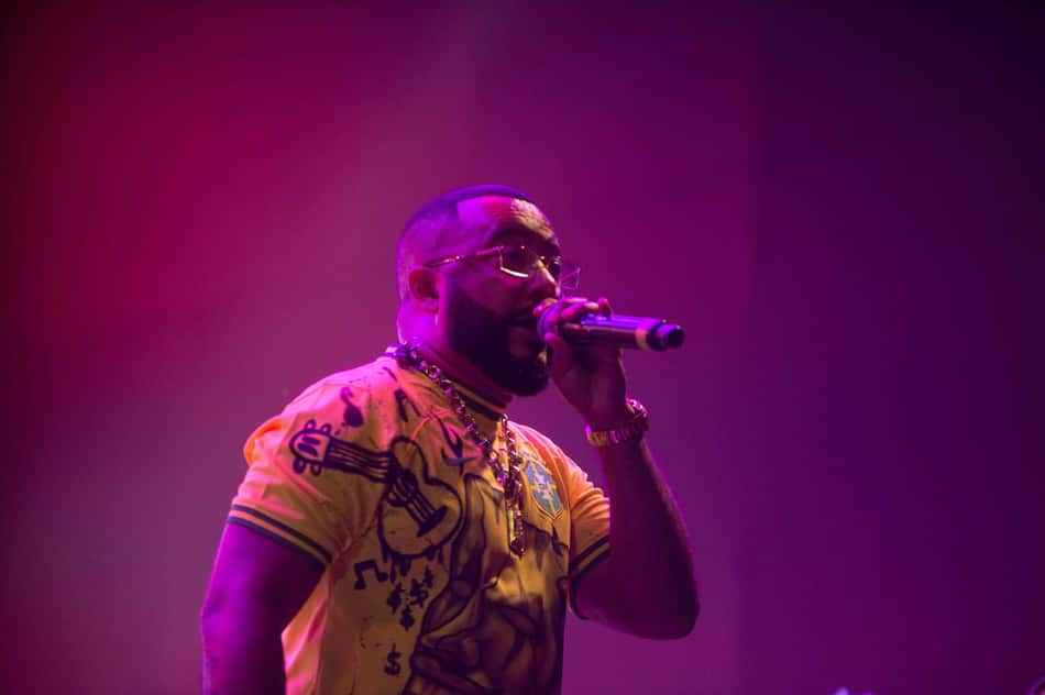 Antes de show, Dudu Nobre comemora vitória do Brasil: 'Gostei muito do que vi'