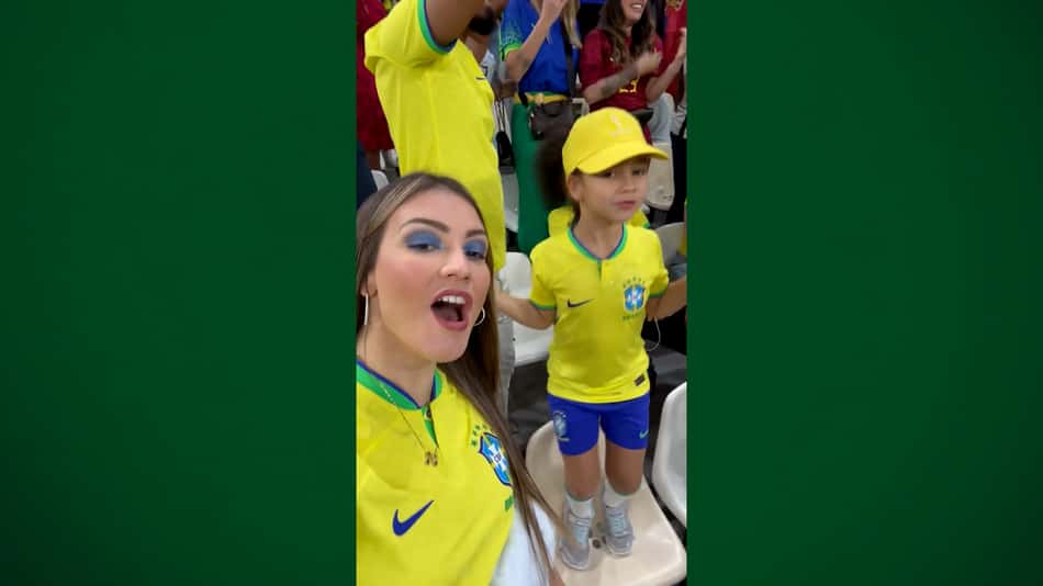 Força na arquibancada: esposas de jogadores da Seleção vibram com gol na estreia