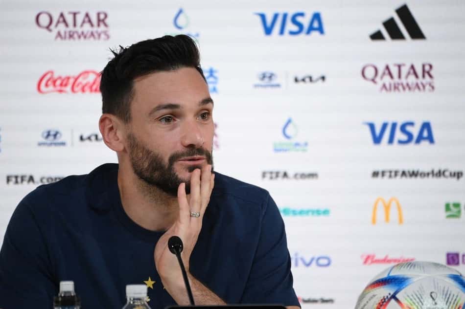 Lloris exalta papel de Varane na França e avalia reencontro com a Dinamarca: 'Será uma batalha'