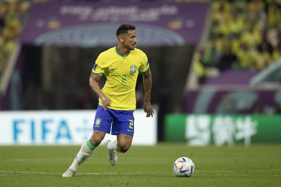 Jornalista da Globo elogia posicionamento social feito pro Danilo, da Seleção Brasileira