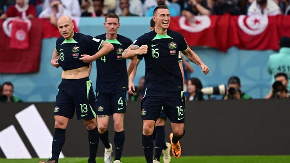 Austrália vence Tunísia e encosta na França no Grupo D da Copa