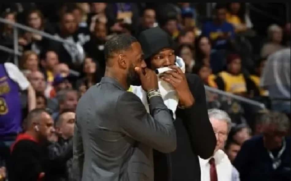Kevin Durant elogia LeBron James, próximo de fazer história: "Número 1"