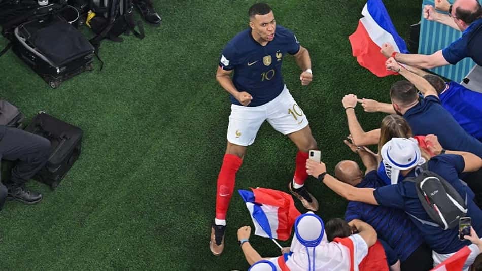 Decisivo, Kylian Mbappé faz história e alcança Zidane na artilharia da França