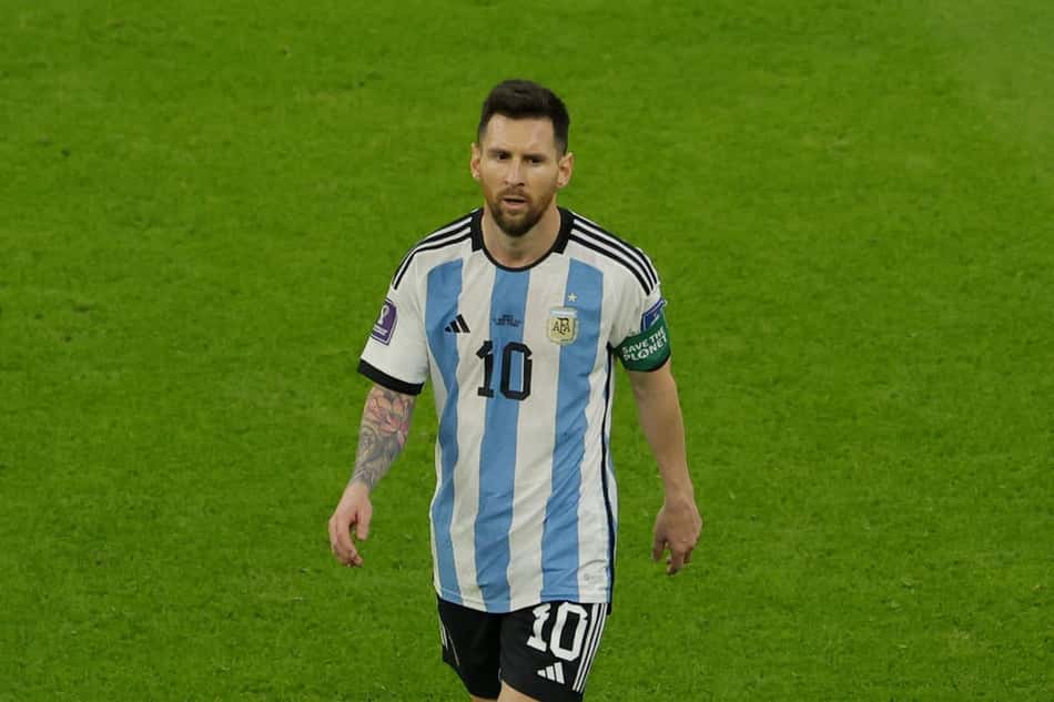 Árbitro que apitou eliminação de Messi na Liga dos Campeões apitará Polônia x Argentina