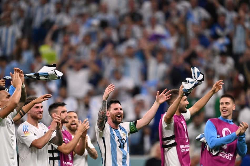 Após a vitória na Copa do Mundo, Messi exalta elenco da Argentina