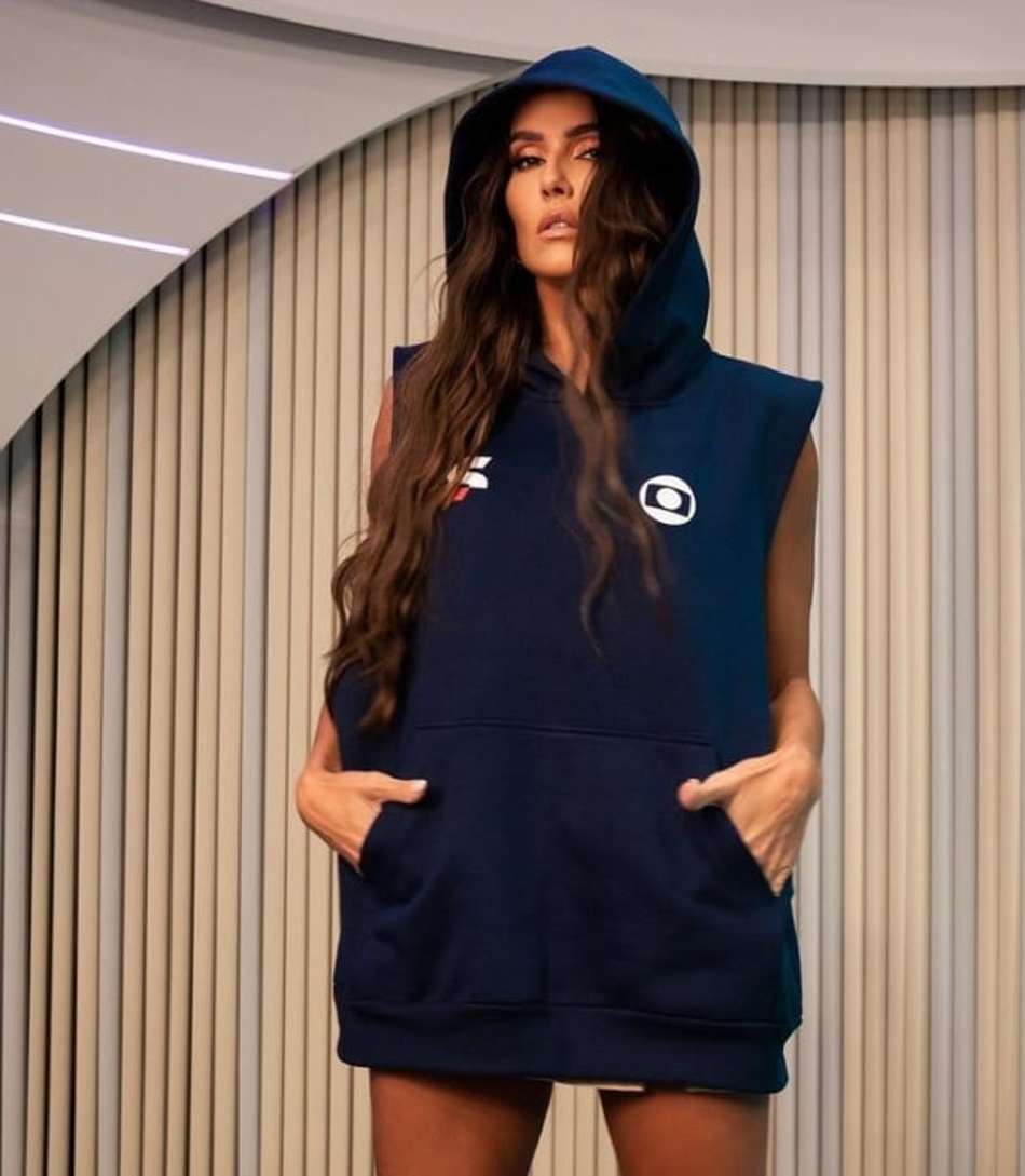 Deborah Secco ganha festa surpresa e aparece com novo look em programa no SporTV