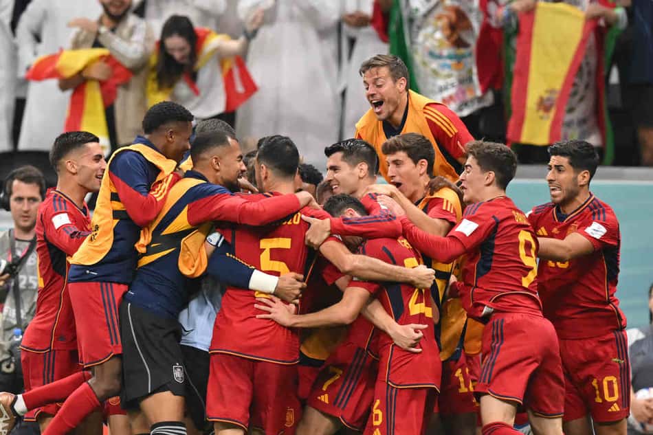 ANÁLISE: Espanha teve muito mais sorte do que juízo para avançar às oitavas da Copa do Mundo
