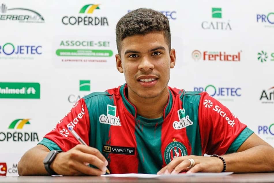 Meia Cesinha é o novo reforço do Concórdia para o Catarinense