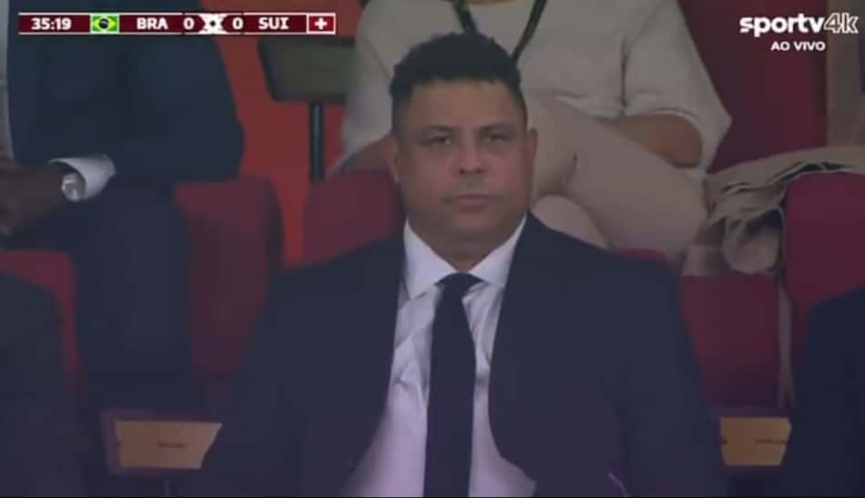 Torcida do Cruzeiro vibra com aparição de Ronaldo em transmissão de jogo do Brasil