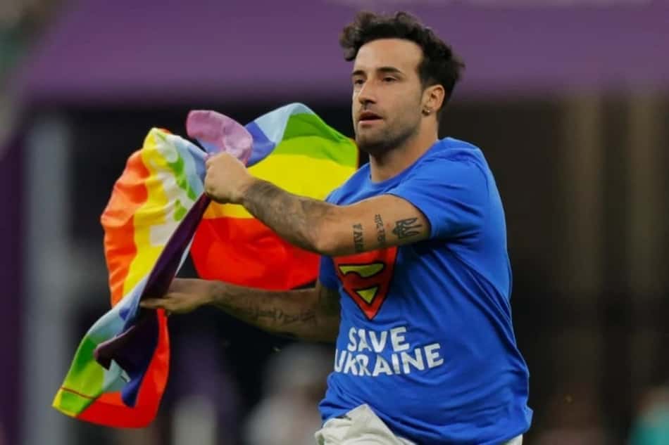 Torcedor que invadiu campo em partida da Copa do Mundo é banido dos estádios do Qatar