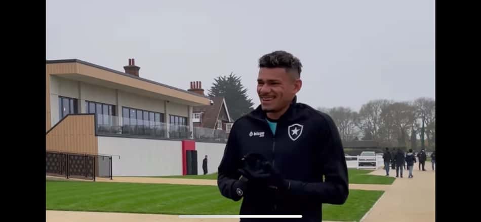 Botafogo treina no CT do Crystal Palace na Inglaterra