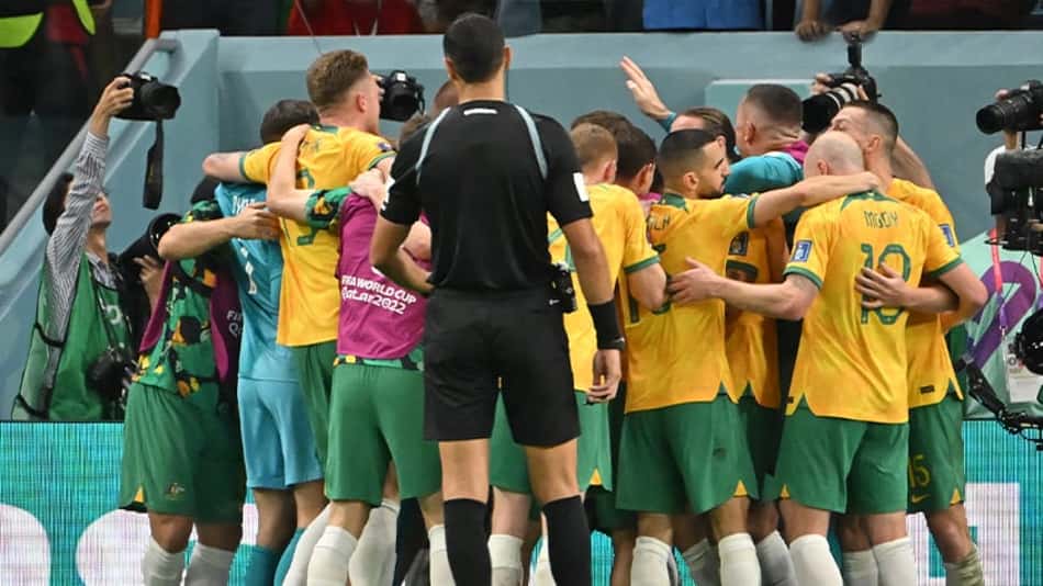 Vídeo: Confira melhores momentos da classificação da Austrália contra a Dinamarca