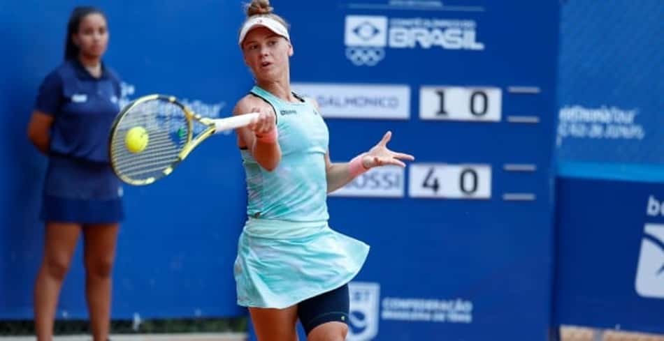 Laura Pigossi vai às quartas no Aberto da República, no Rio de Janeiro