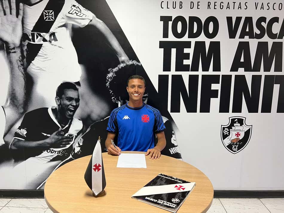 Vasco renova contratos de jogadores do sub-20 e sub-17