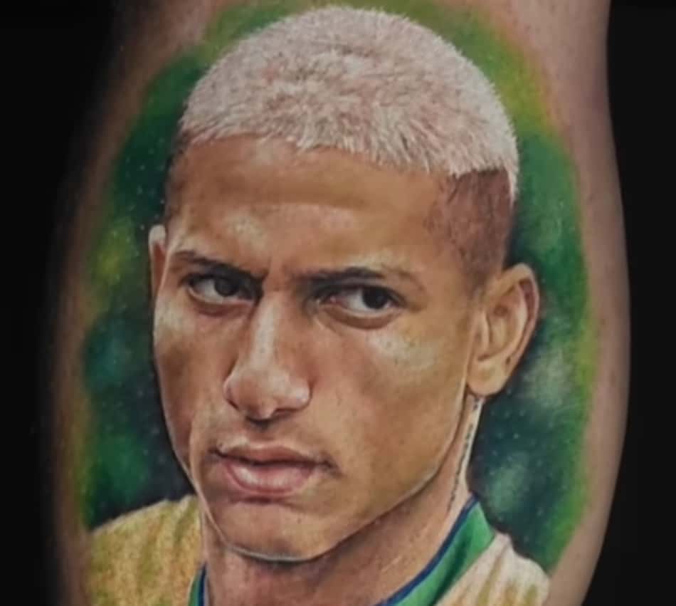 Viagem, futebol e Copa do Mundo: conheça o torcedor que tatuou o rosto de Richarlison