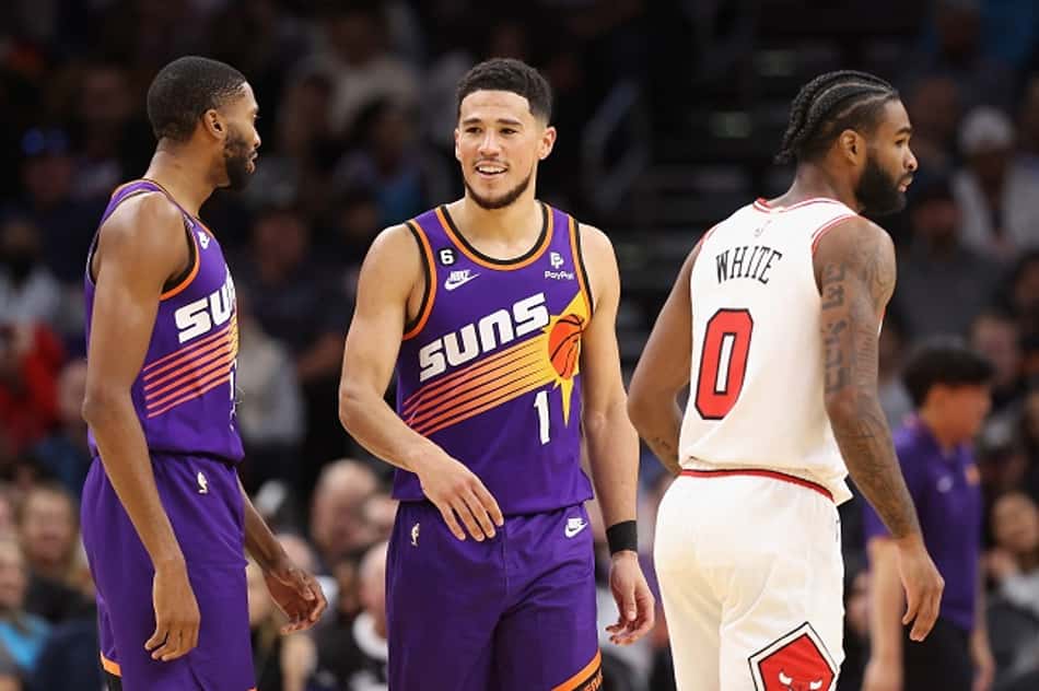 Devin Booker faz 51 em três quartos e Suns atropela Bulls