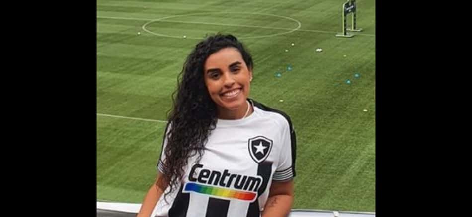 Presente em 36 jogos do Botafogo no Brasileirão, torcedora viaja para Londres: 'Não podia estar de fora'